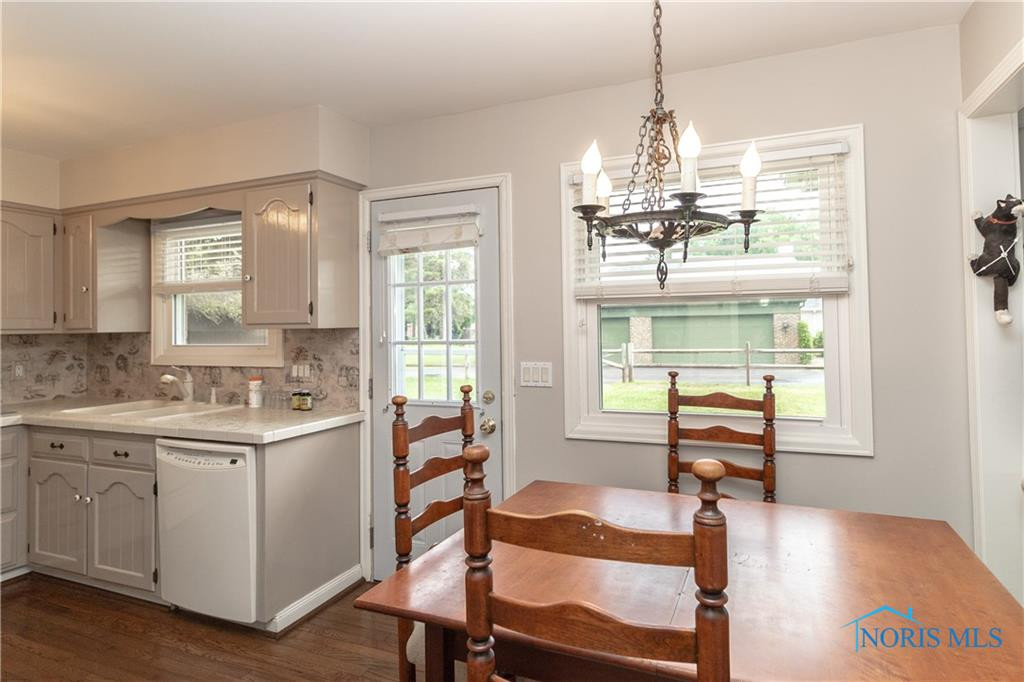 4042 Newcastle Drive