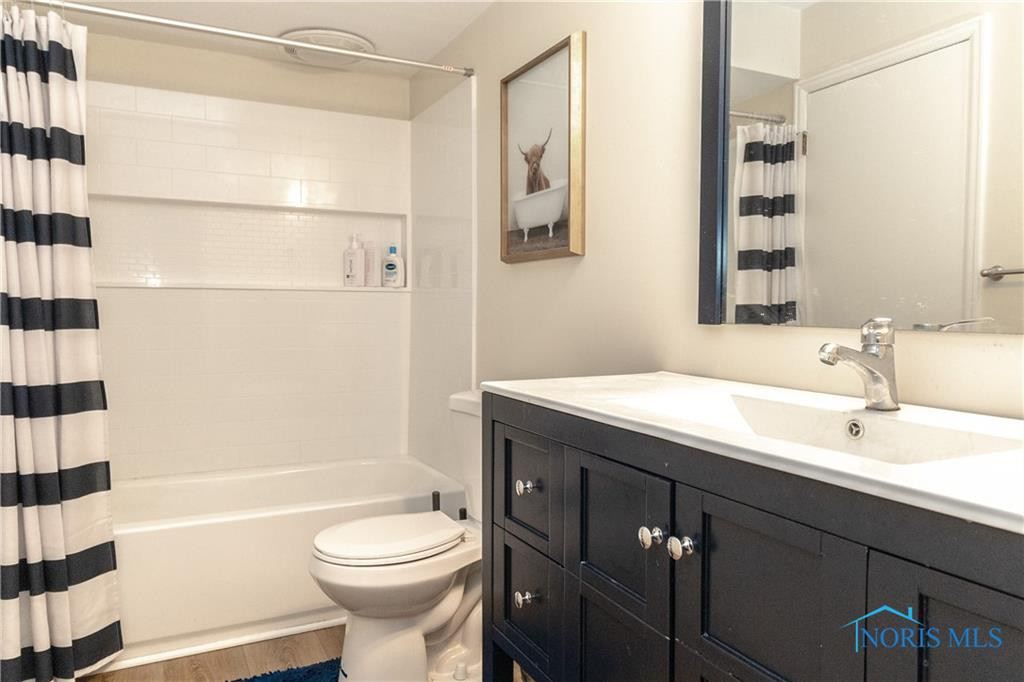 4042 Newcastle Drive