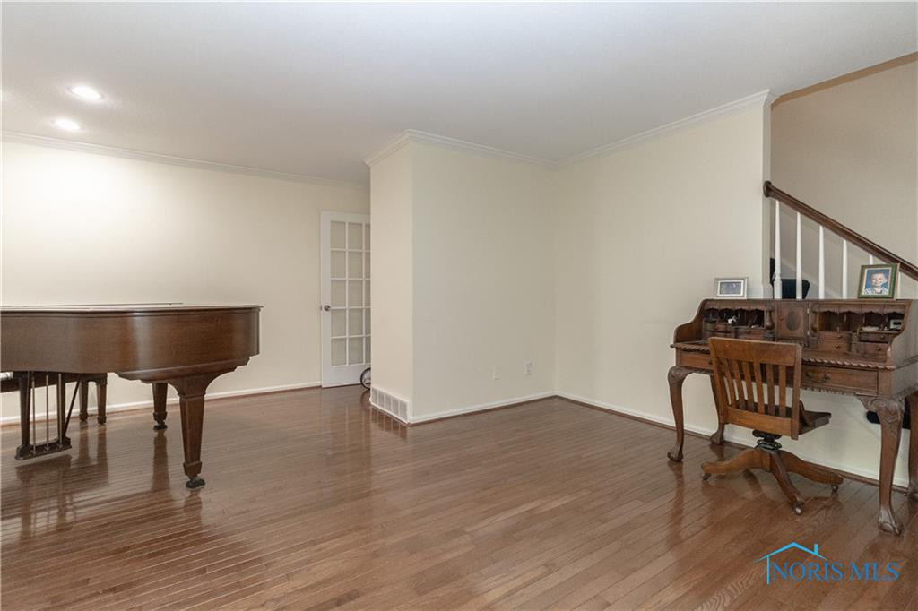 4042 Newcastle Drive