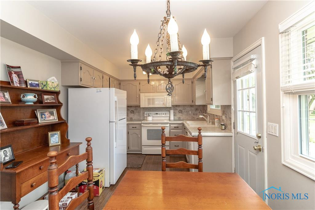 4042 Newcastle Drive