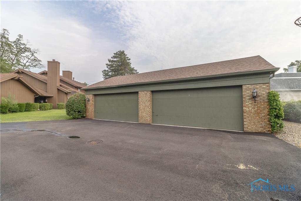 4042 Newcastle Drive