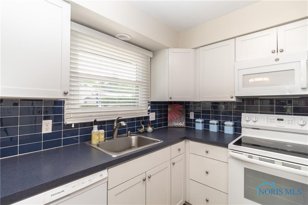 4042 Newcastle Drive