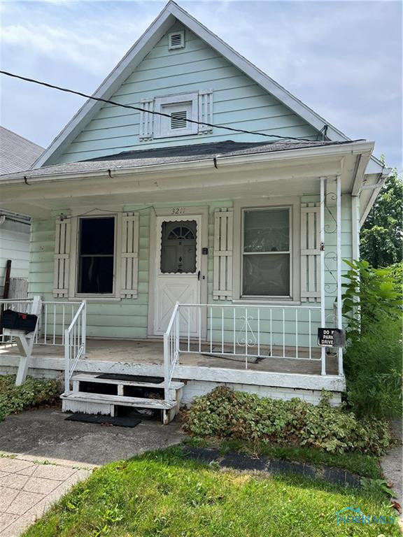 3211 Maple Street