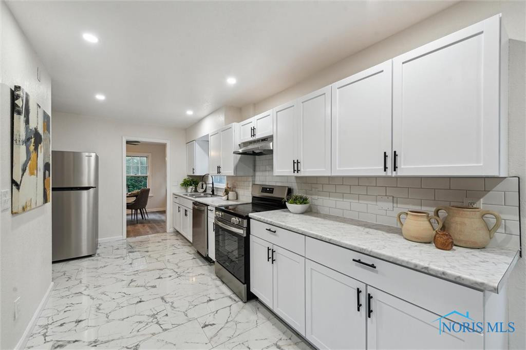 3554 Hazelhurst Avenue