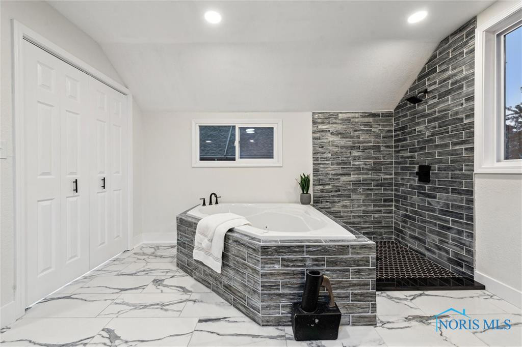 3554 Hazelhurst Avenue