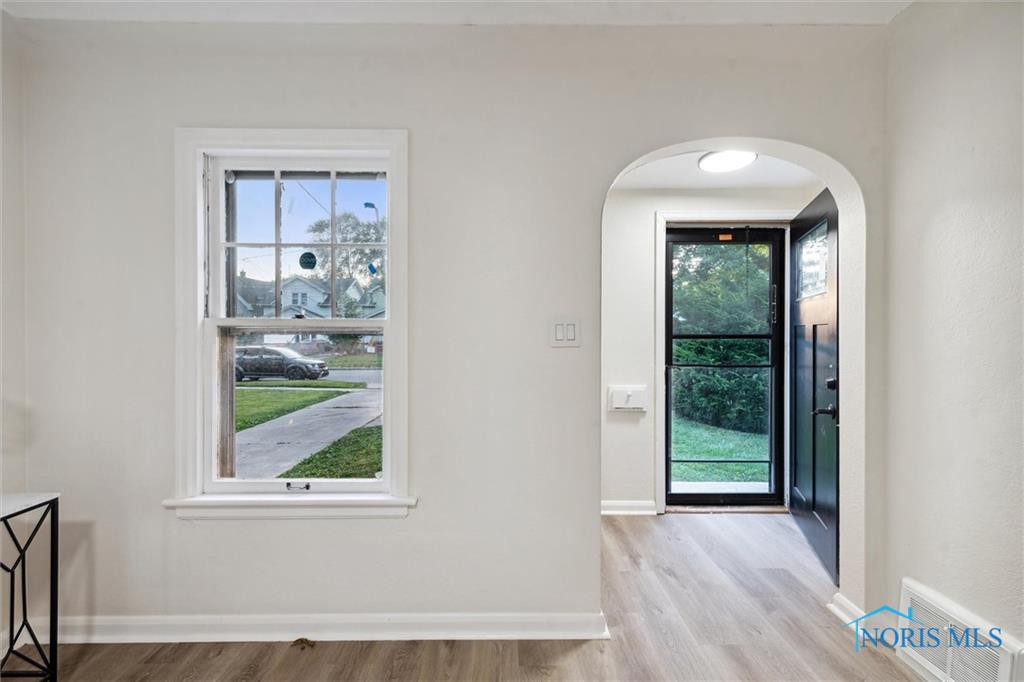 3554 Hazelhurst Avenue