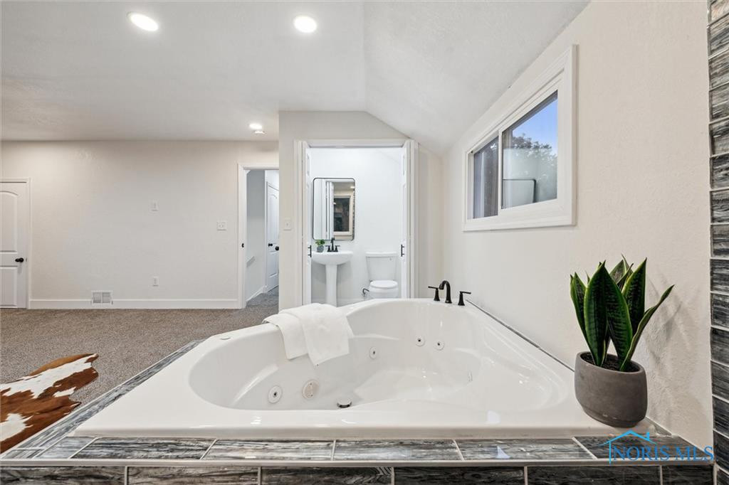 3554 Hazelhurst Avenue