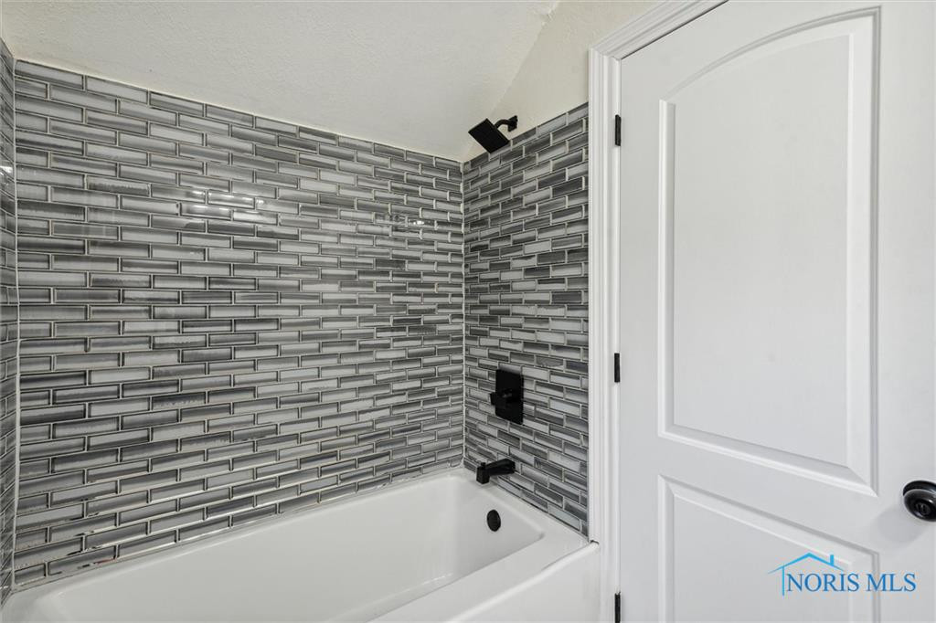 3554 Hazelhurst Avenue