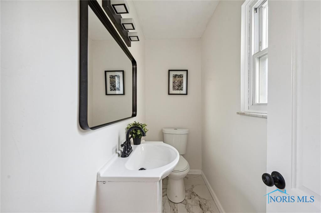 3554 Hazelhurst Avenue