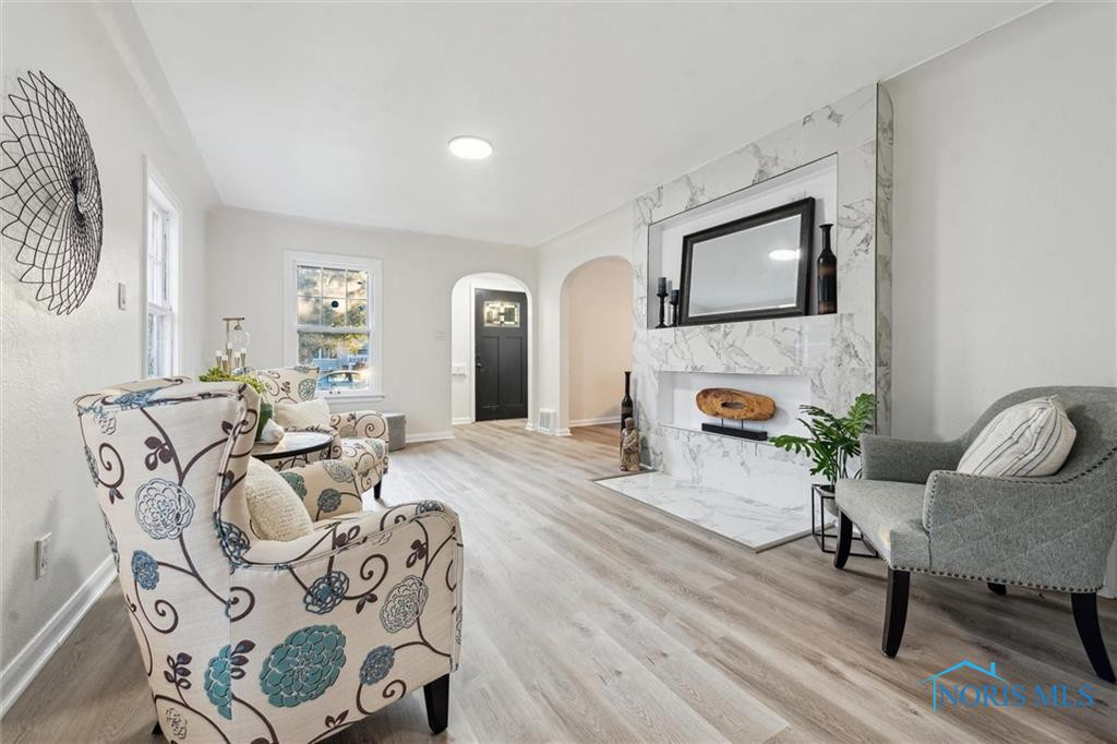 3554 Hazelhurst Avenue