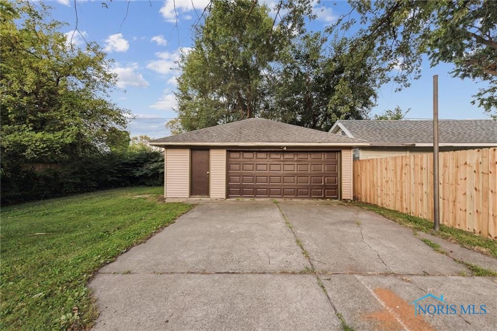 3554 Hazelhurst Avenue