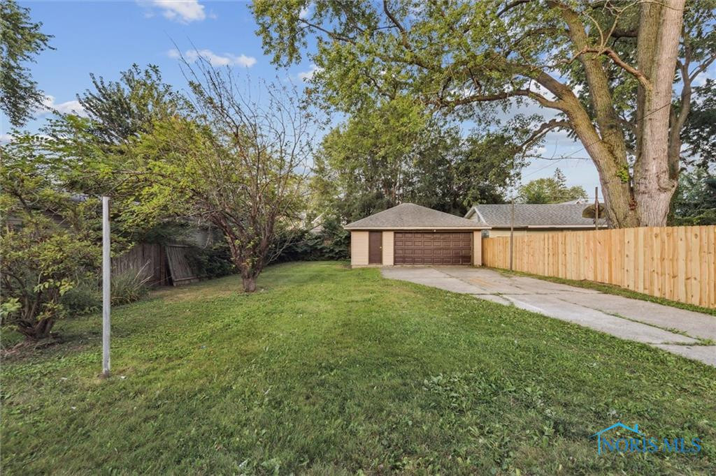 3554 Hazelhurst Avenue