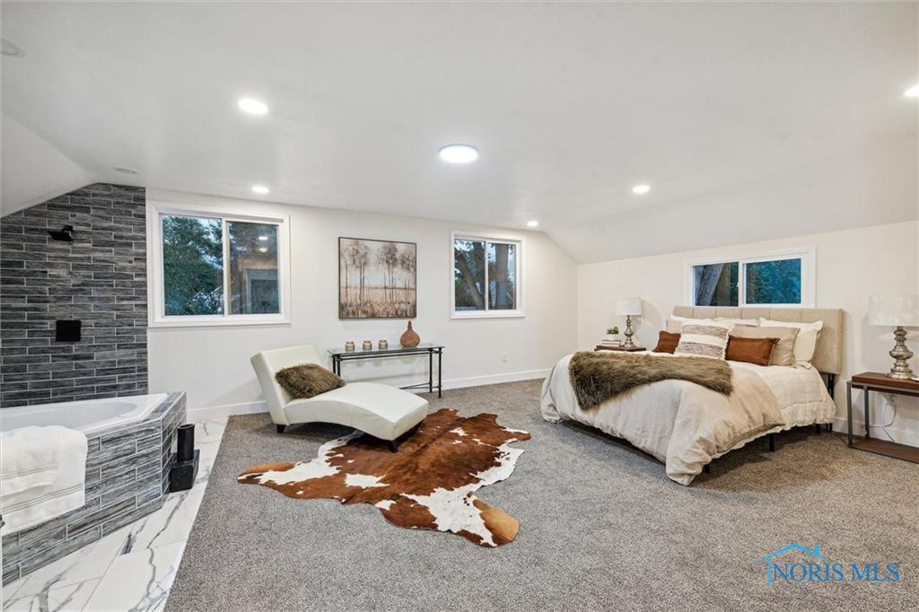 3554 Hazelhurst Avenue