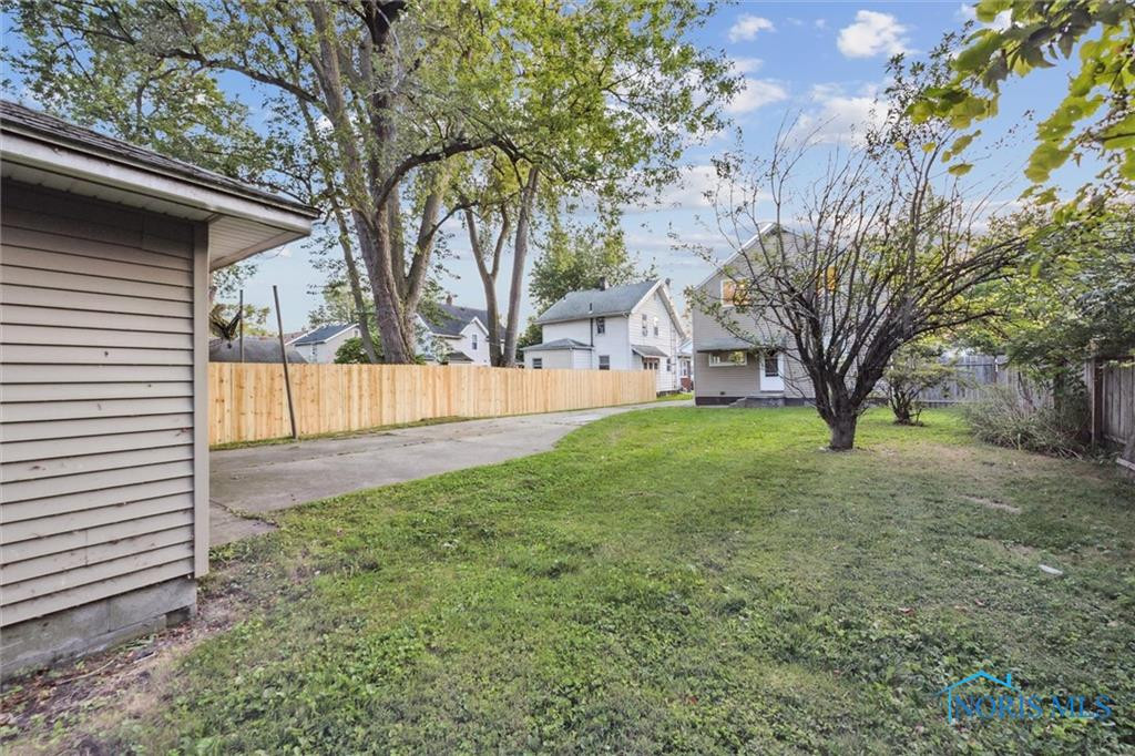 3554 Hazelhurst Avenue