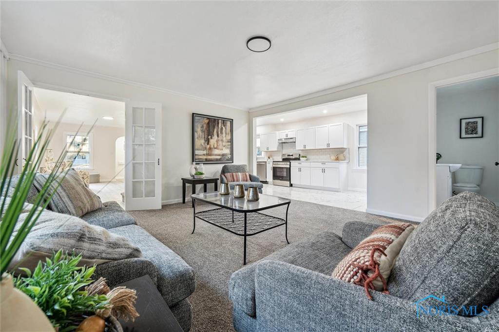 3554 Hazelhurst Avenue