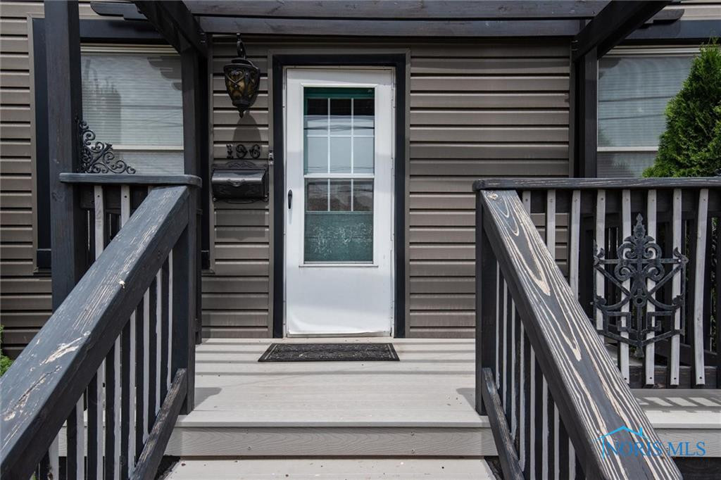 196 W Sylvania Avenue