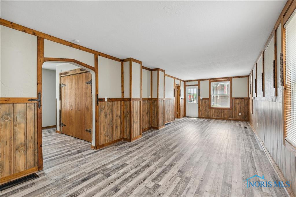 196 W Sylvania Avenue