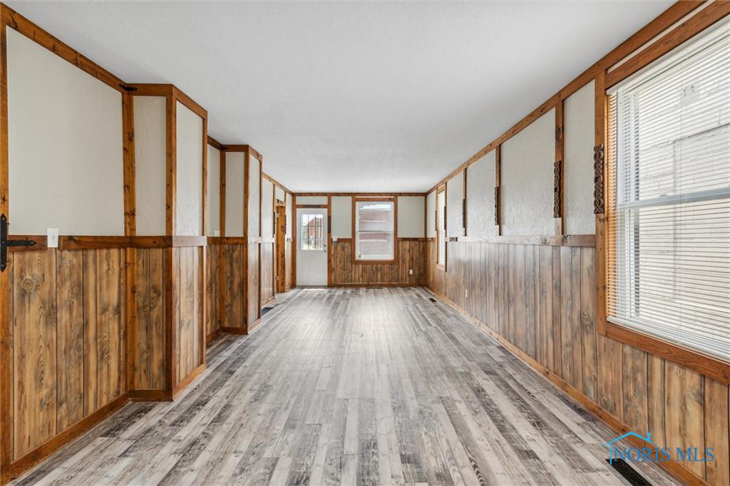196 W Sylvania Avenue