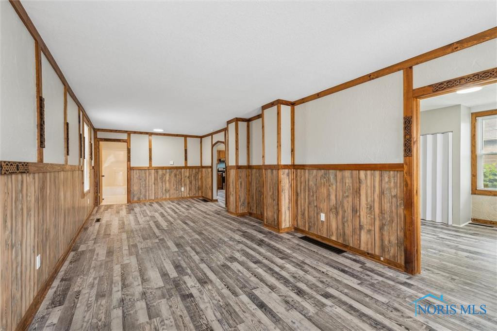 196 W Sylvania Avenue