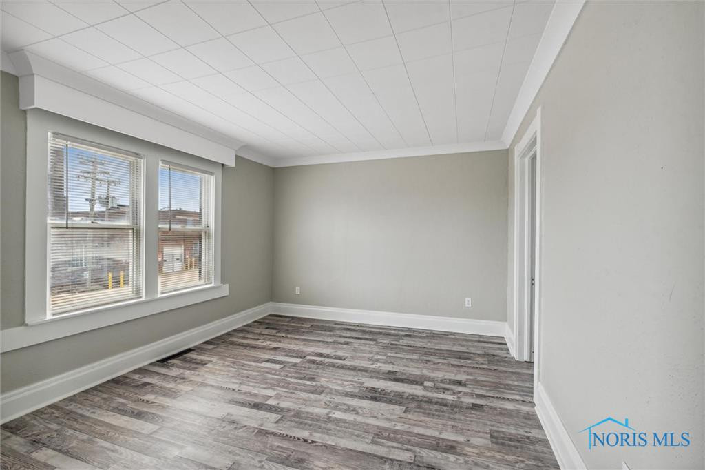 196 W Sylvania Avenue