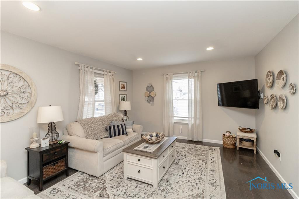 6401 Wedgewood Drive