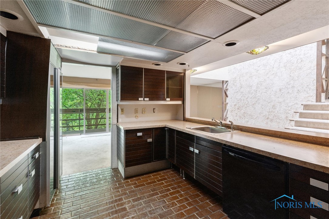 1250 Hidden Ridge Road