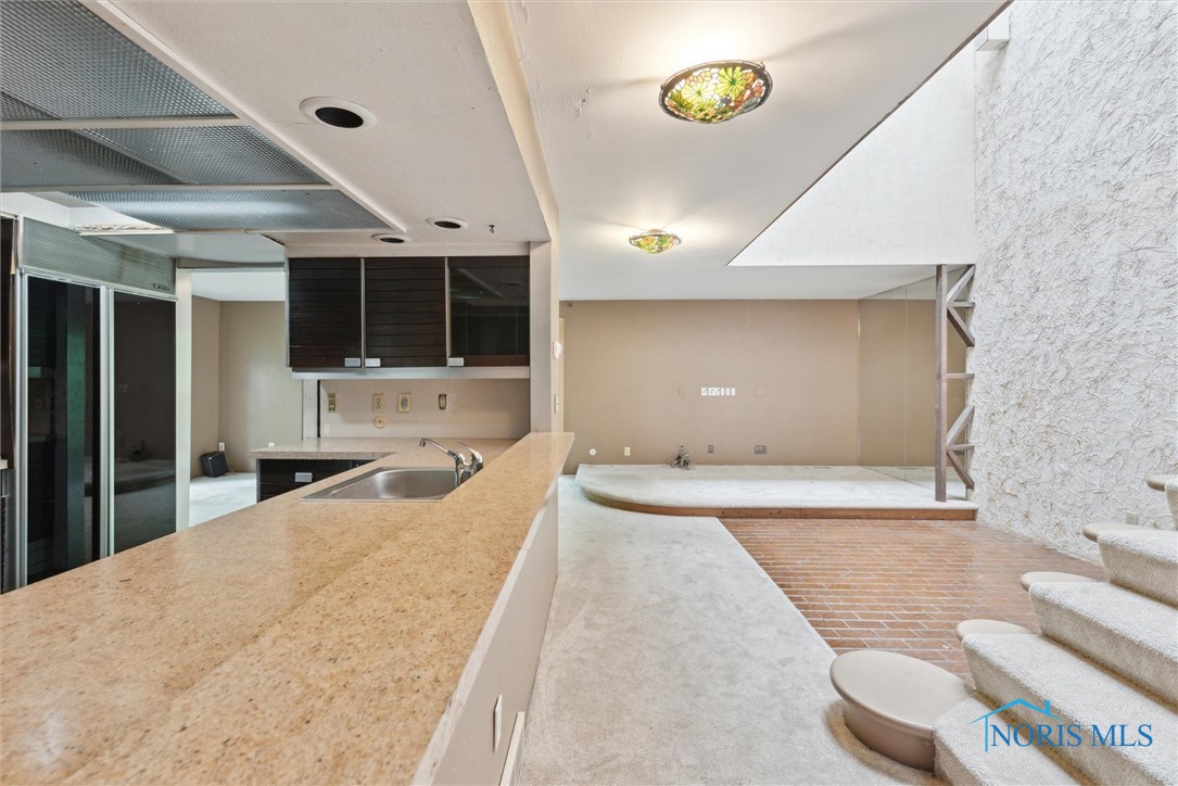 1250 Hidden Ridge Road