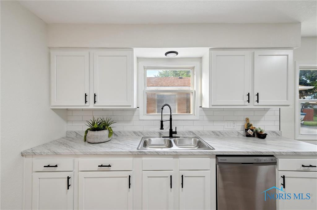 1006 Brookley Boulevard