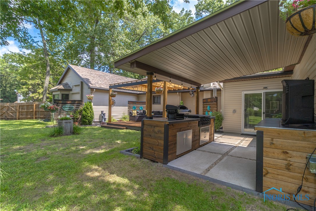 8411 Larch Road
