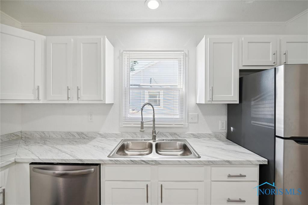 433 Mayfair Boulevard