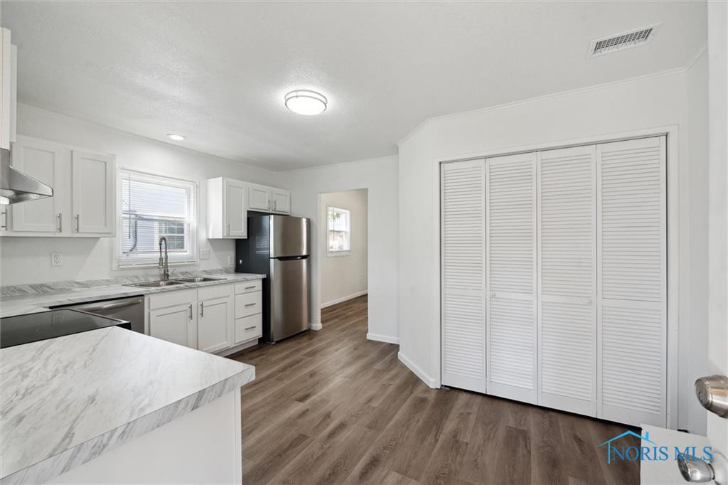 433 Mayfair Boulevard