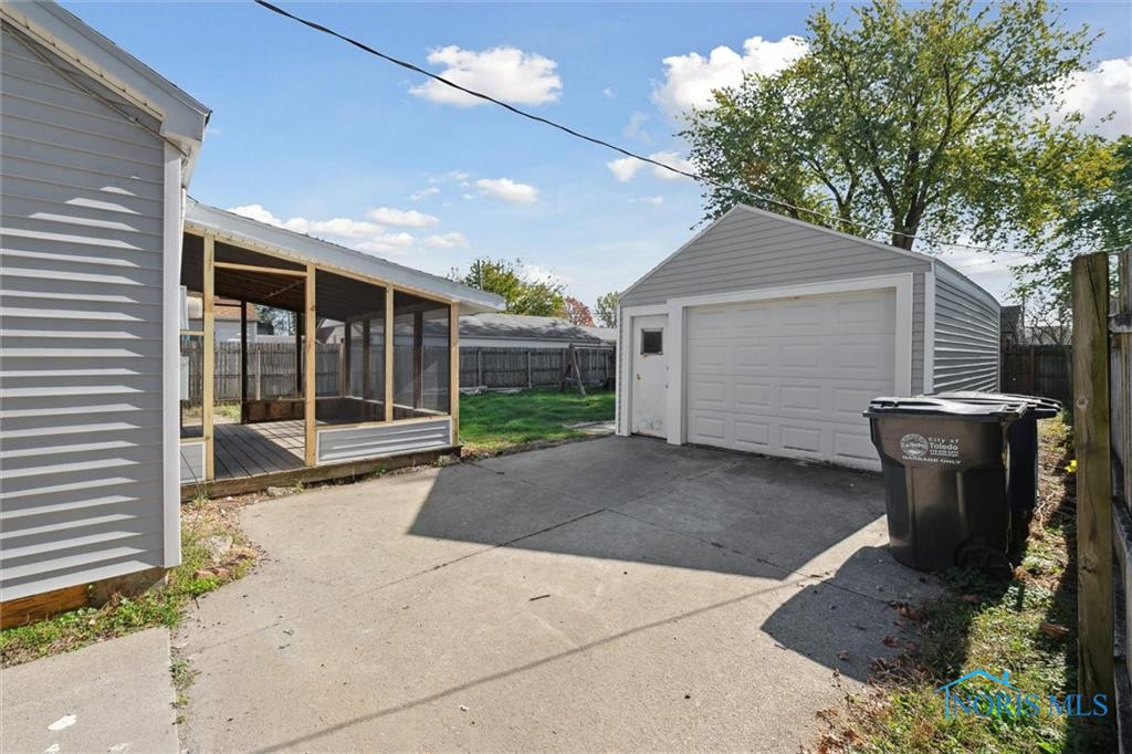 433 Mayfair Boulevard