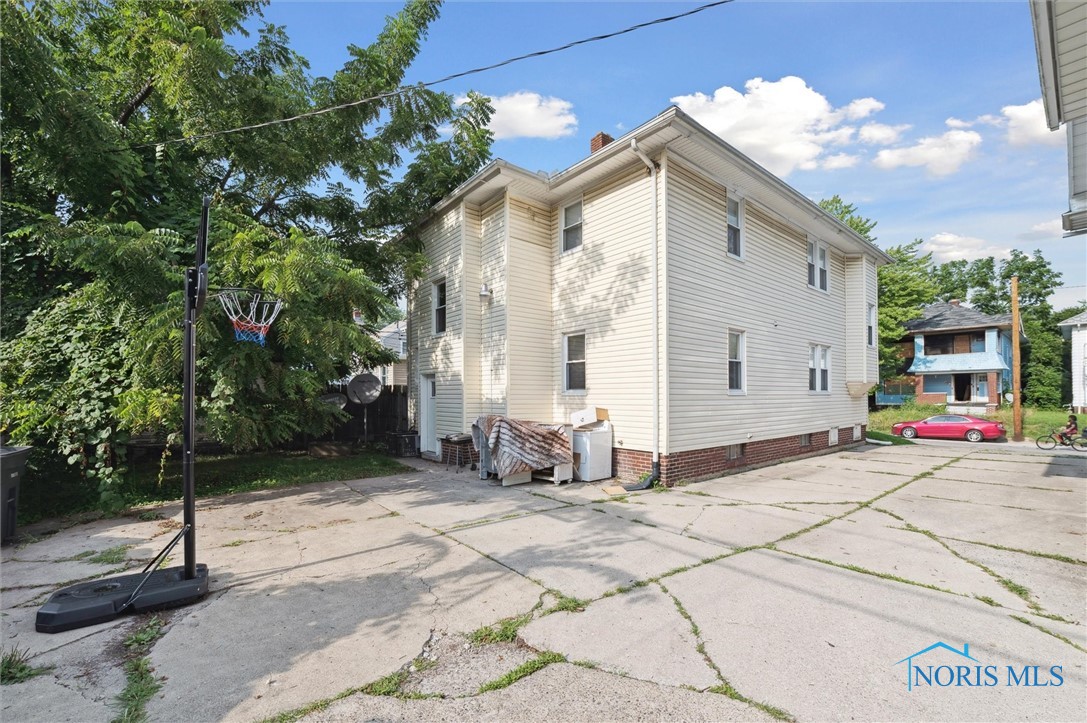 4117 Kingsbury Avenue UPPER