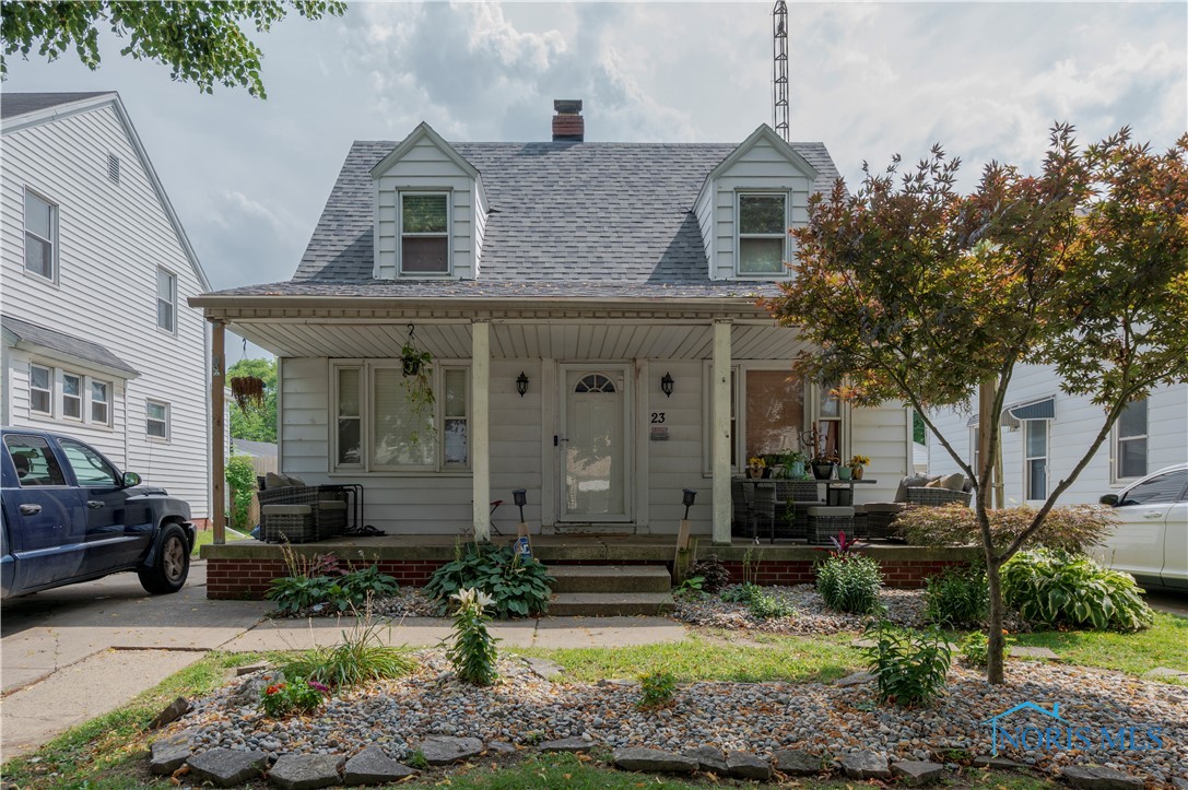 23 W Capistrano Avenue