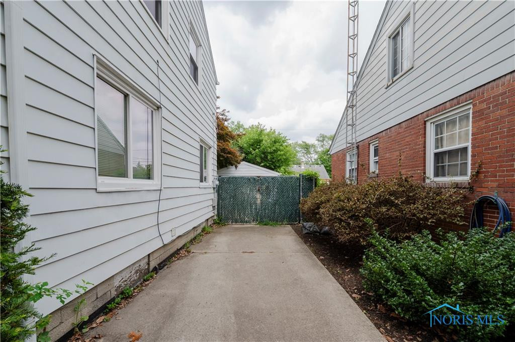 5114 Hallgate Avenue