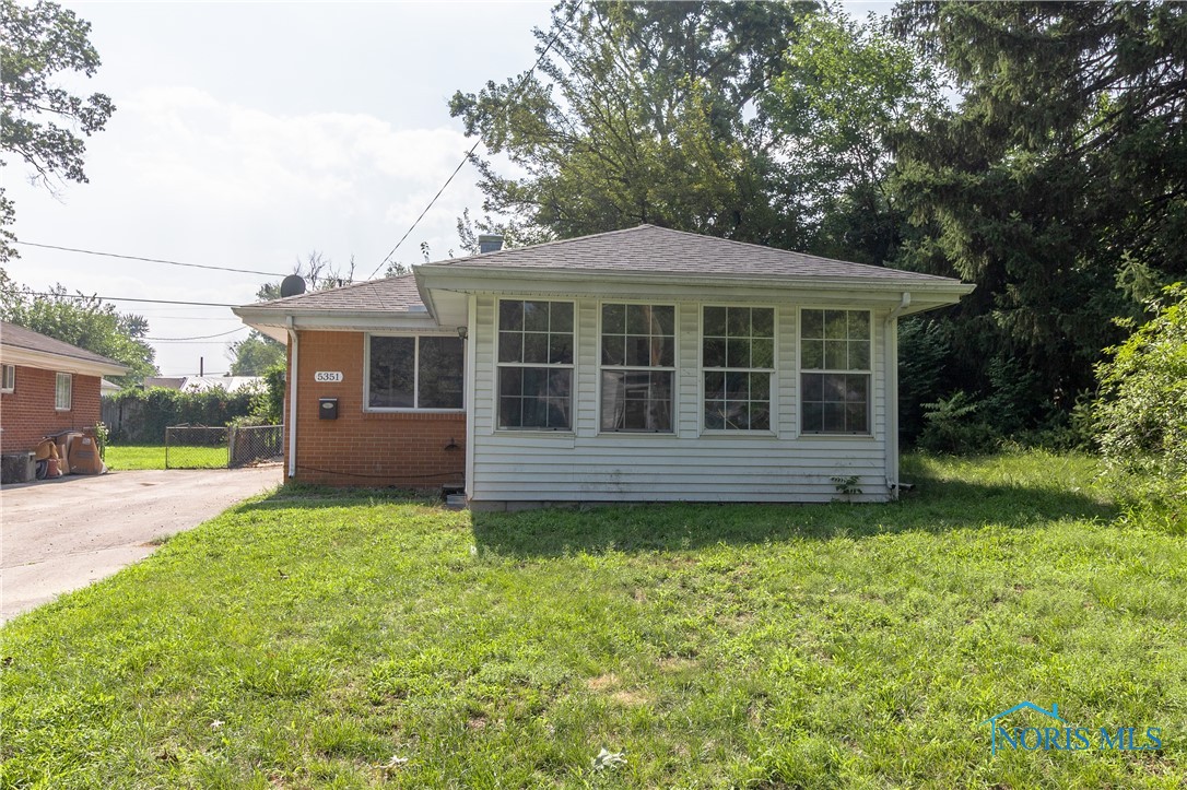 5351 Cowan Street