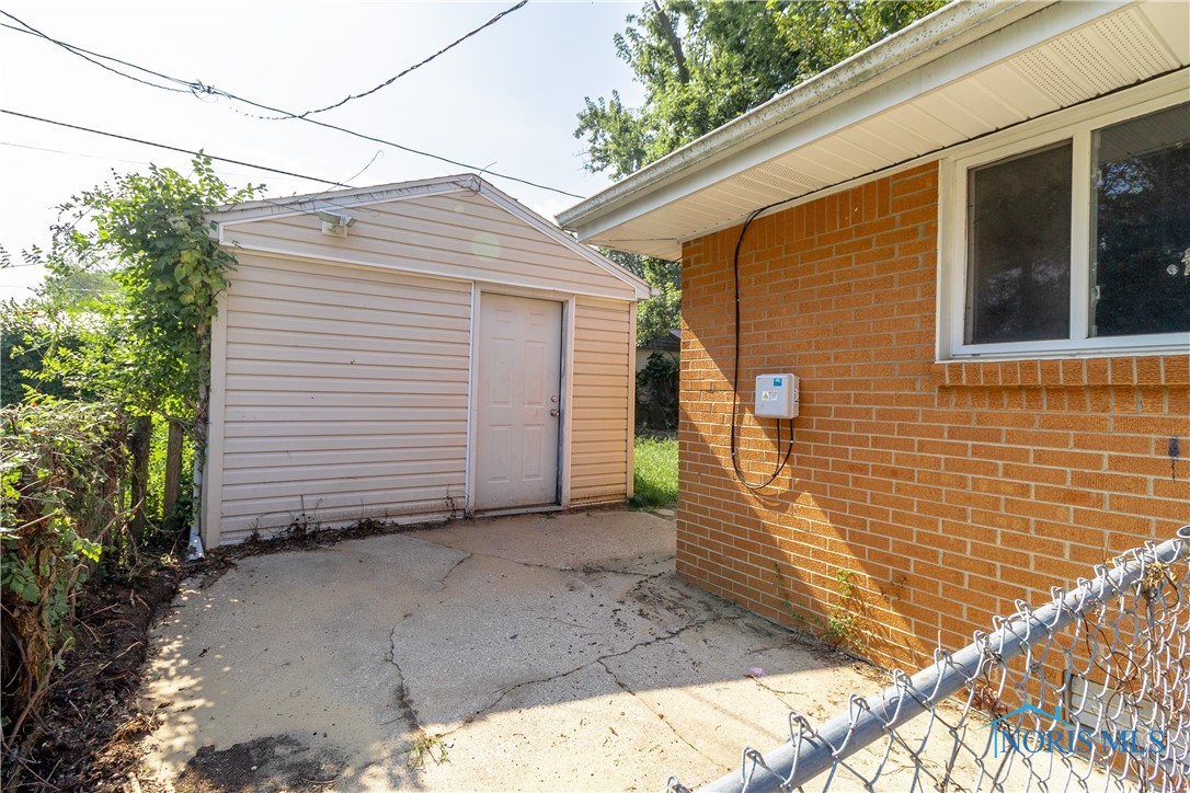 5351 Cowan Street