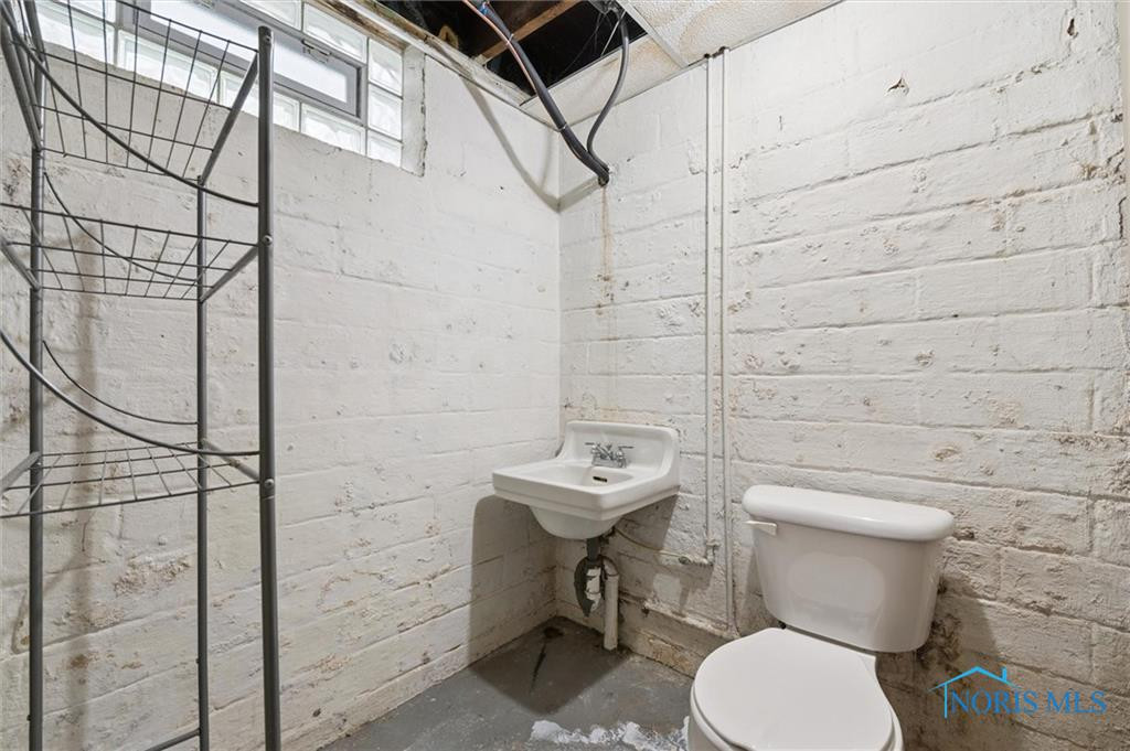 4318 Commonwealth Avenue