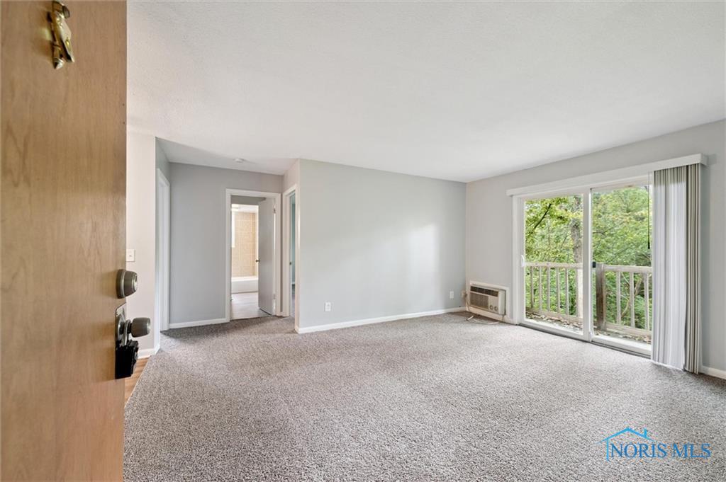 3348 Arlington Avenue 6