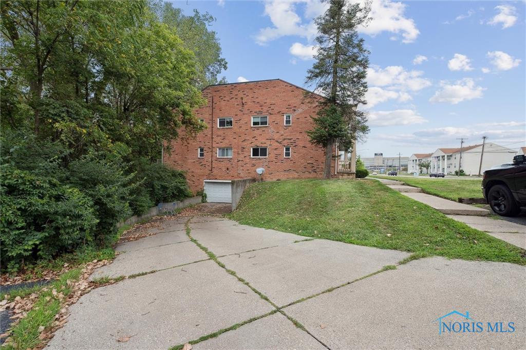 3348 Arlington Avenue 6