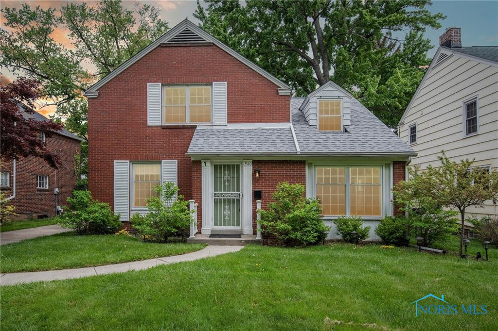 2540 Kenwood Boulevard