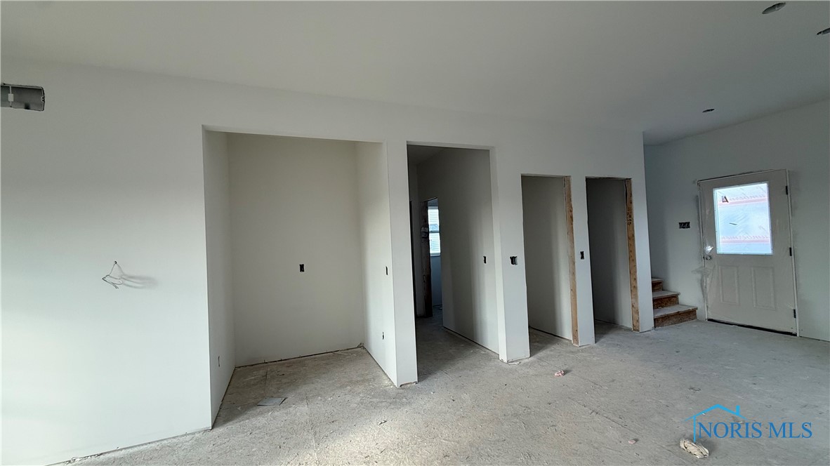 725 W Ironwood Drive
