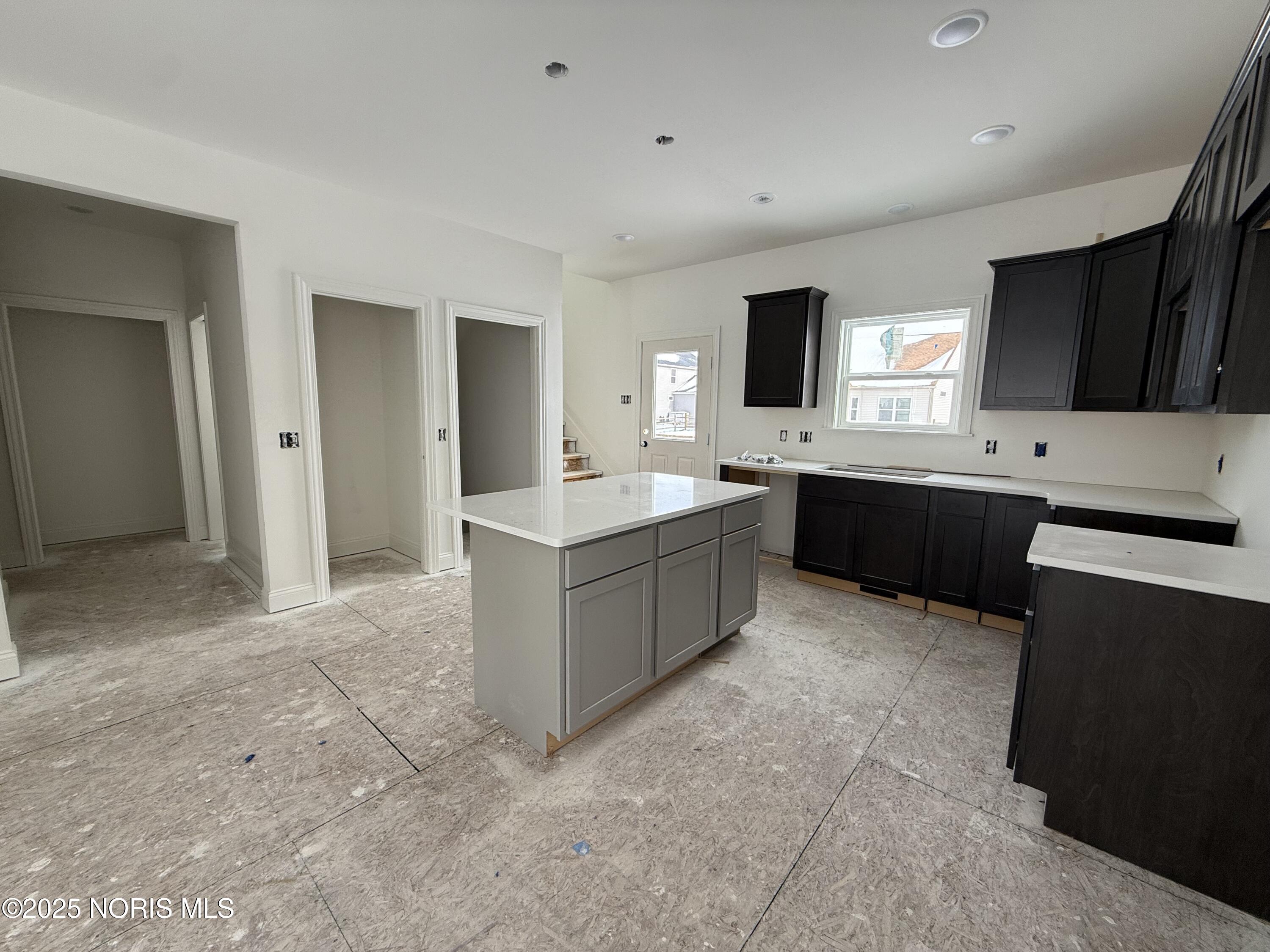 725 W Ironwood Drive