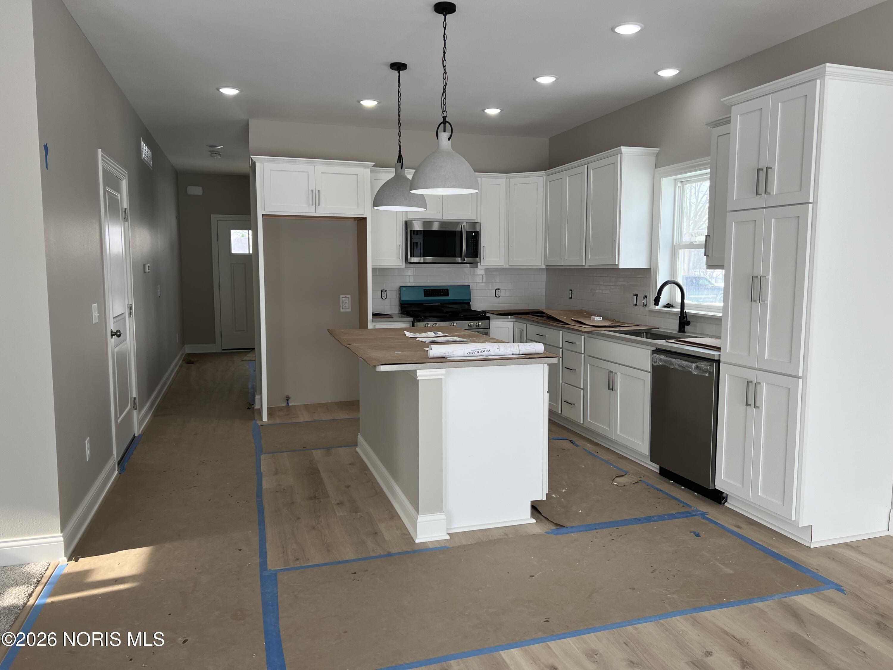 727 W Ironwood Drive