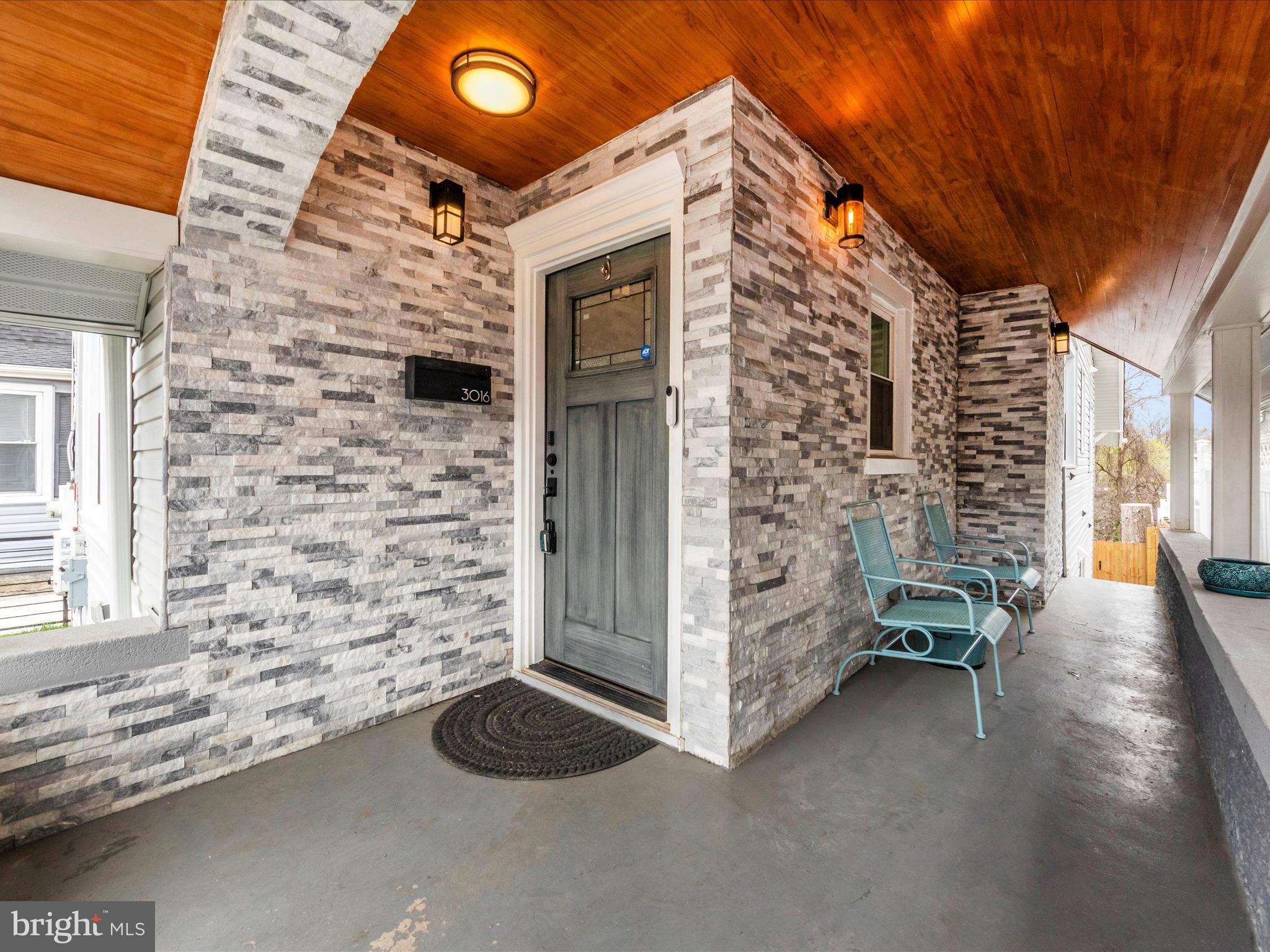 3016 THAYER STREET NE