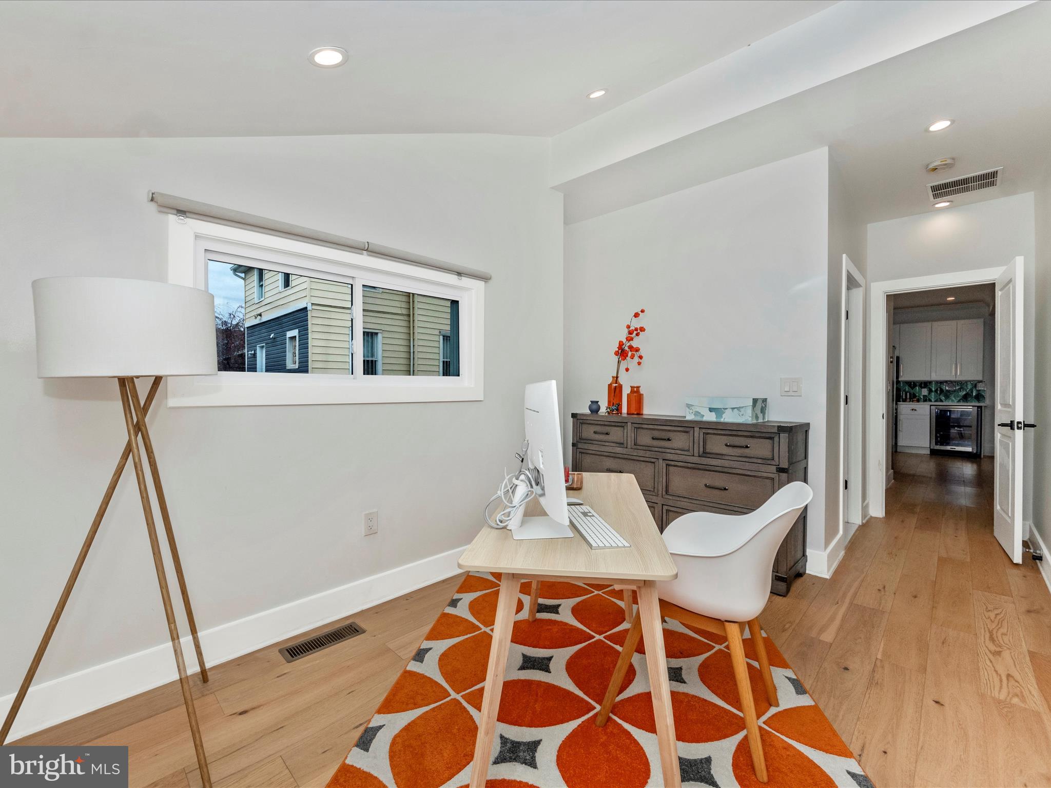 3016 THAYER STREET NE