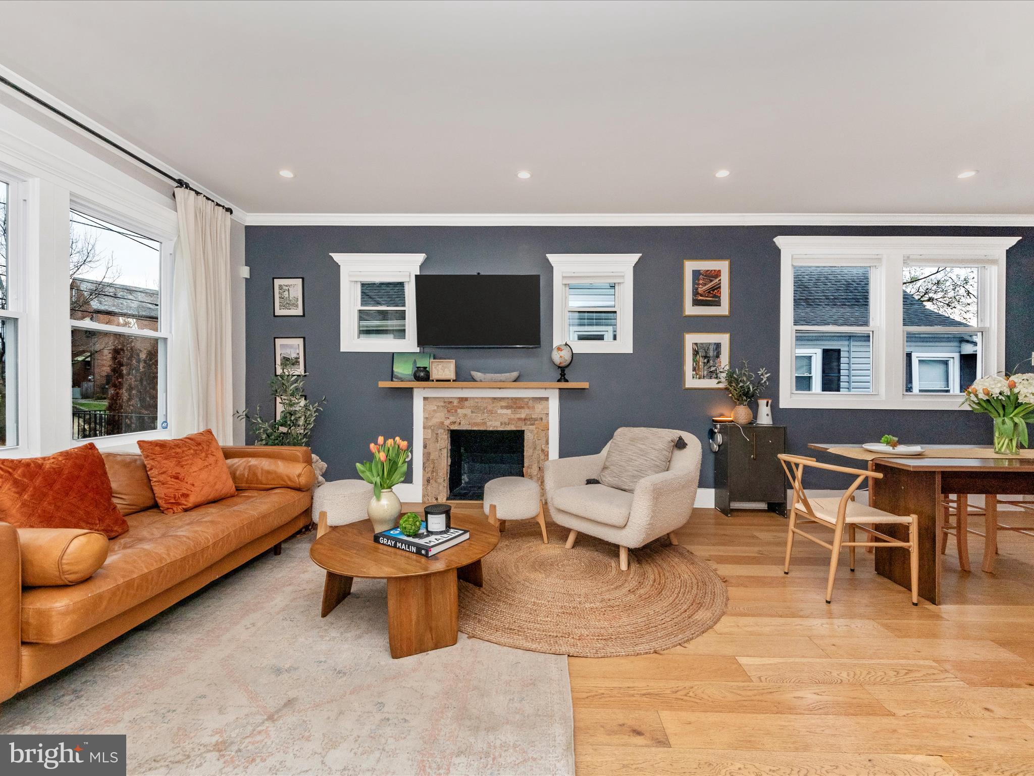 3016 THAYER STREET NE