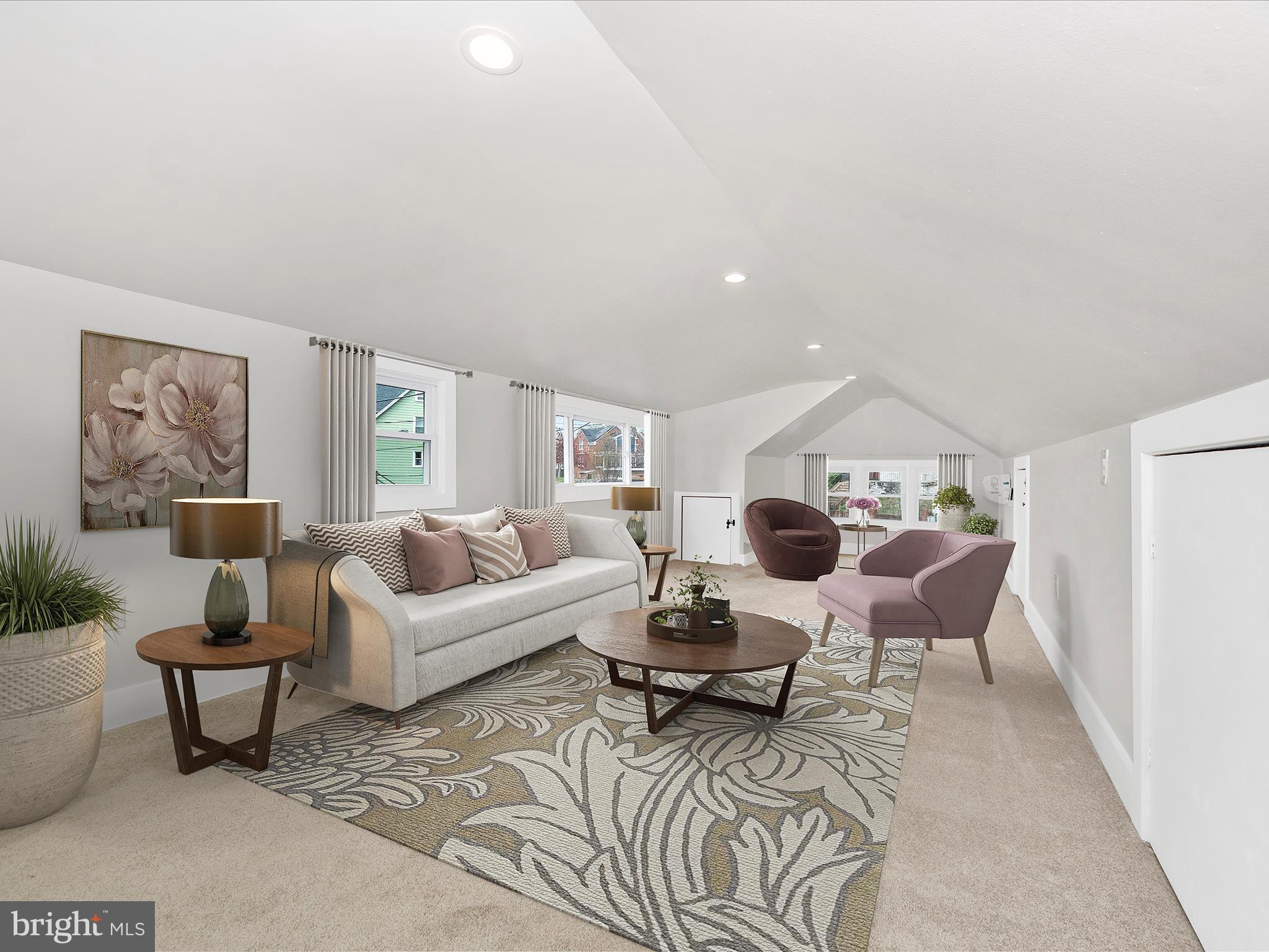 3016 THAYER STREET NE