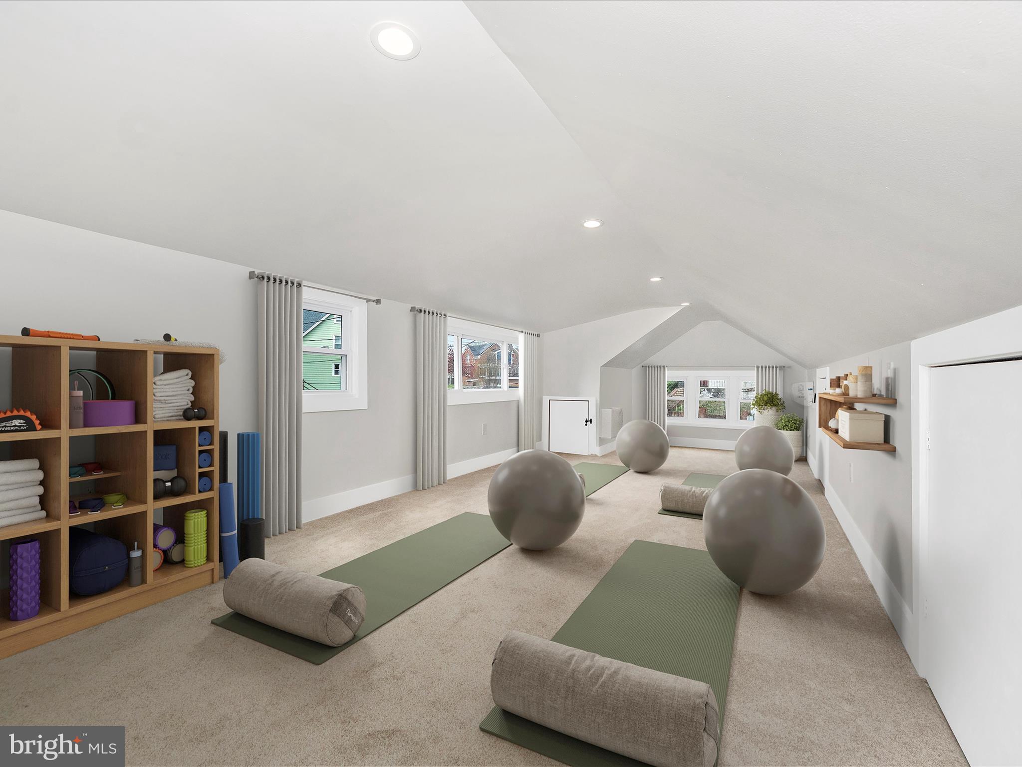 3016 THAYER STREET NE