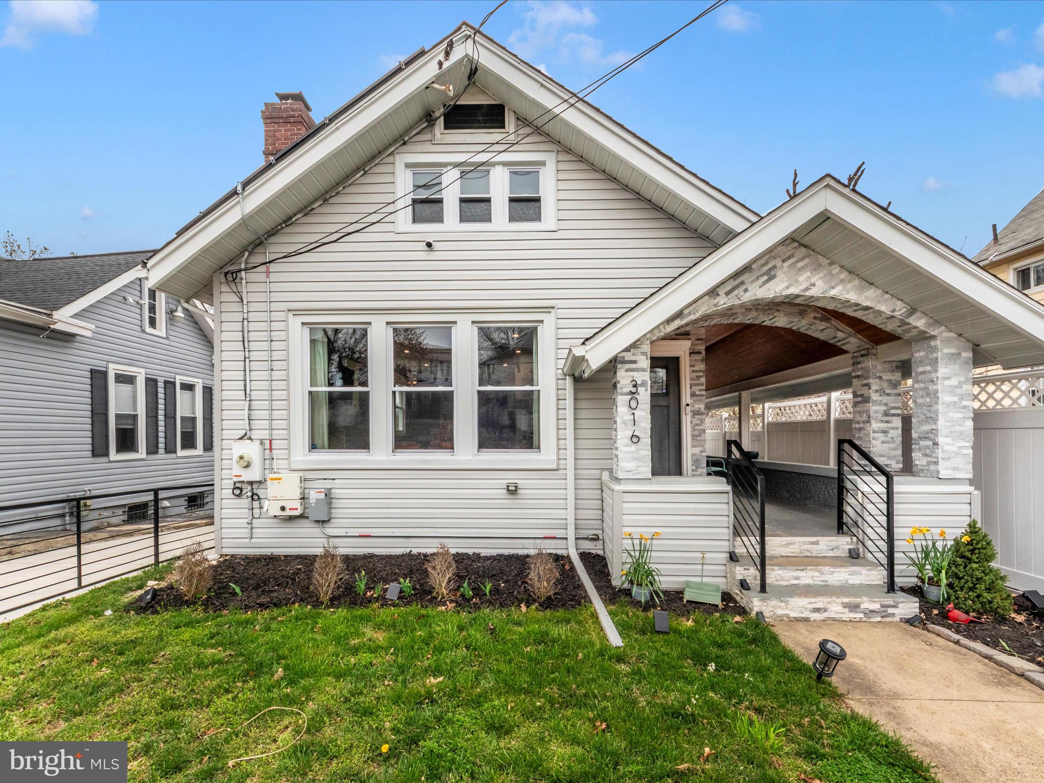 3016 THAYER STREET NE